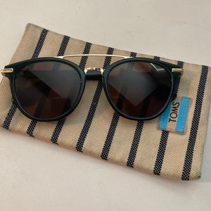 Tom’s Sunglasses